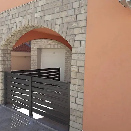 Apartmani Kid Vir Exterior photo